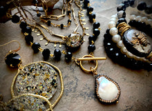 Chelsea Pearl Necklace