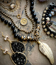 Nila Feathers Necklace
