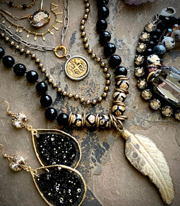 Nila Feathers Necklace