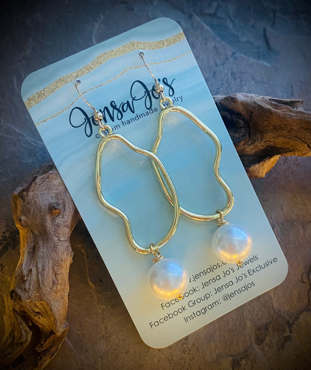 Glass pearl drop earrings