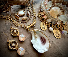 Coast Queen Oyster Necklace