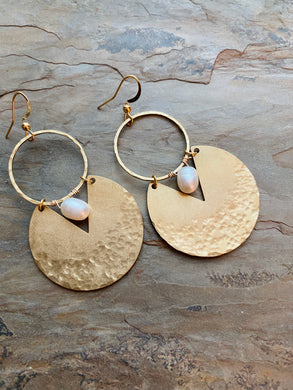 Southern Charm Hammered Brass Pearl Jewels